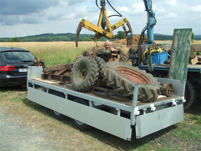 Anh&auml;nger f&uuml;llt sich